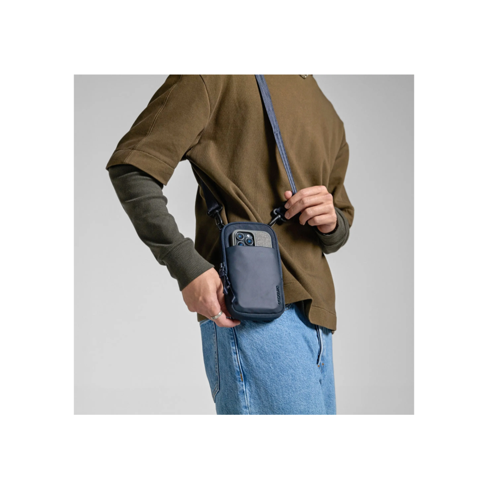 Incase A.R.C. Small Crossbody Bag